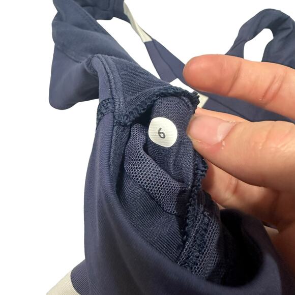 Lululemon Striped Navy Blue Stuff Your Bra Criss Cross Tank Top, Sz 6 - Picture 8 of 9